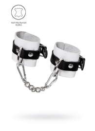 Бело-черные кожаные наручники с одним ремешком с люверсами - Pecado - купить с доставкой в Серпухове