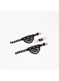 Черные кожаные наручники с клепками, кольцами и золотистой фурнитурой - Crazy Handmade - купить с доставкой в Серпухове