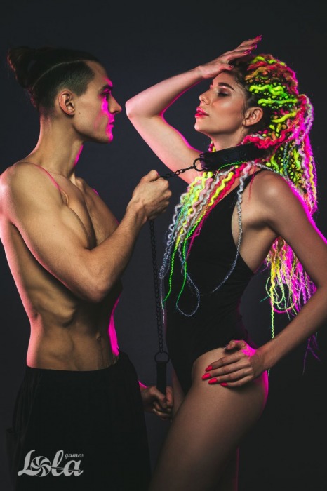 Черный ошейник с поводком Kinky - Lola Games - купить с доставкой в Серпухове